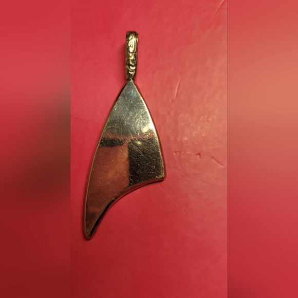 Set of 3 silver pendants. One has crushed opal one mother of pearl - Picture 7 of 7